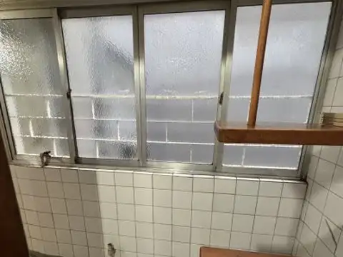 Flores Norte- 3 amb. S/ Avda . Bajas expensas