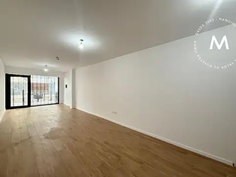 Local en Alquiler en Villa Ballester, $ 1.000.000