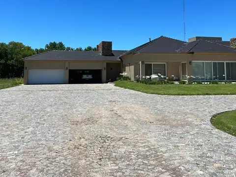 Casa en Venta en Tres Sargentos, USD 1.500