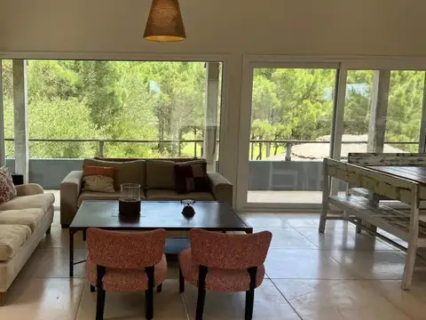 Casa en venta - 4 Dormitorios 4 Baños - Pinamar