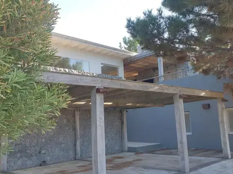 Casa 7 ambientes con 4 baños