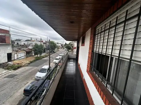Depto Tipo Casa en Venta de 5 ambientes