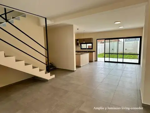 Casa en Venta con 1 cochera
