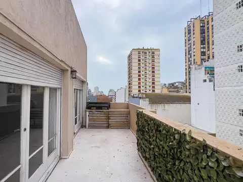 VENTA DEPARTAMENTO 5 AMBIENTES FRENTE CENTRO
