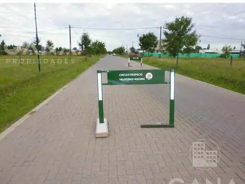 venta de Terreno en  Barrio las Tardes, Roldan 605m2 con cerco perimetral