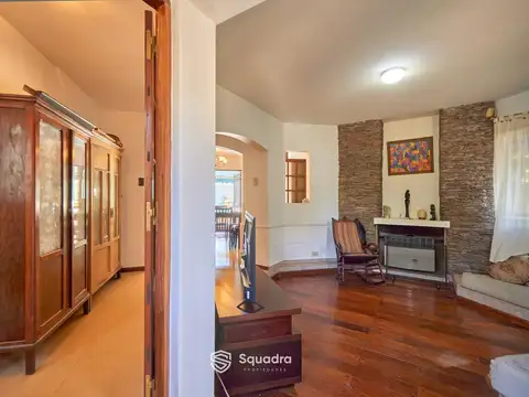 Casa 7 ambientes con 2 baños