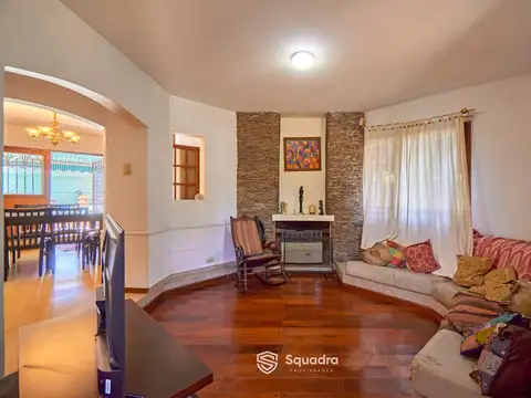 Casa 7 ambientes con 2 baños