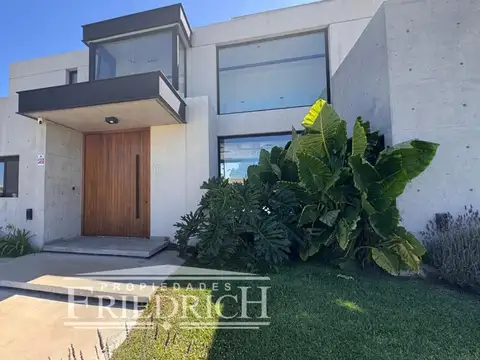 Casa en Alquiler - Comarcas de Lujan, Barrio San Roque