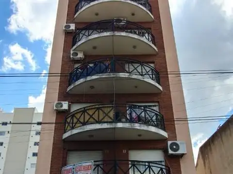 departamento 2 ambientes a 2 cuadras de la estación