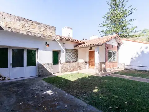 CASA EN VENTA 3 AMBIENTES COCHERA EZPELETA QUILMES