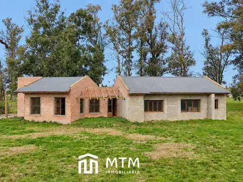 Casa en Venta con 3 cocheras