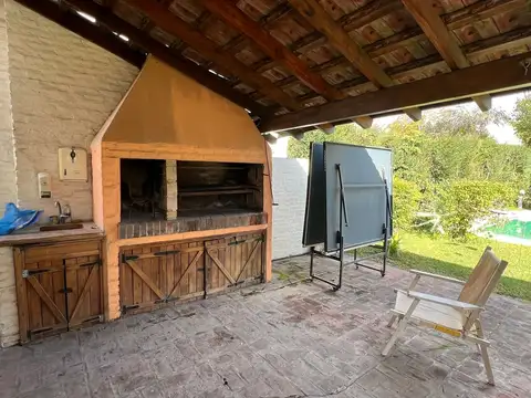 Casa en Venta con 3 cocheras