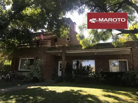 Casa 4 ambientes con 2 baños
