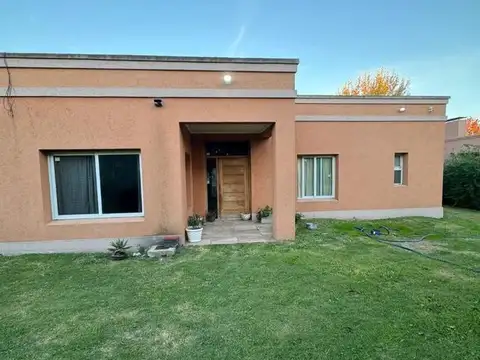 QUINTA DE CATEGORIA EN ZONA EXCLUSIVA DE MERCEDES