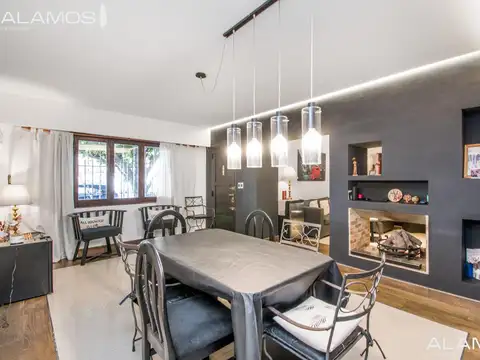 Casa 4 ambientes con 2 baños