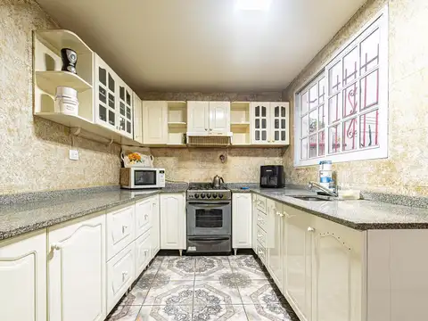 Depto Tipo Casa 4 ambientes con 2 baños