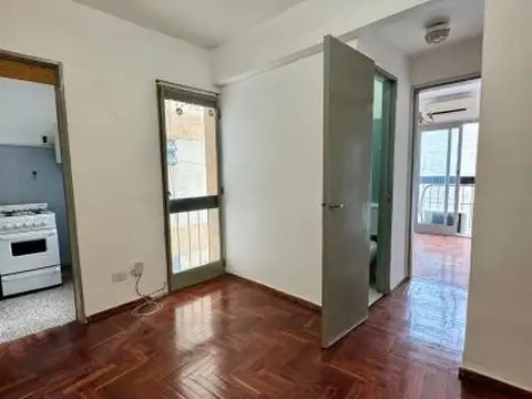 DEPARTAMENTO 2 AMBIENTES LATERAL - MUY LUMINOSO - GASCÓN 500 - ALMAGRO