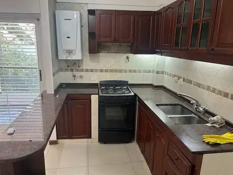Departamento en Alquiler de 3 dormitorios
