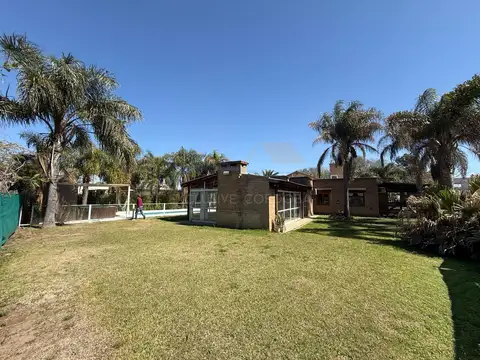 Casa 6 ambientes con 3 baños