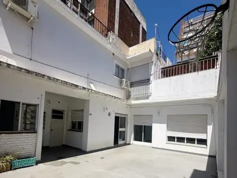 Departamento 4 ambientes en venta con patio en Olivos