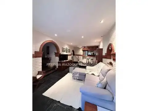 Casa 5 ambientes con 3 baños