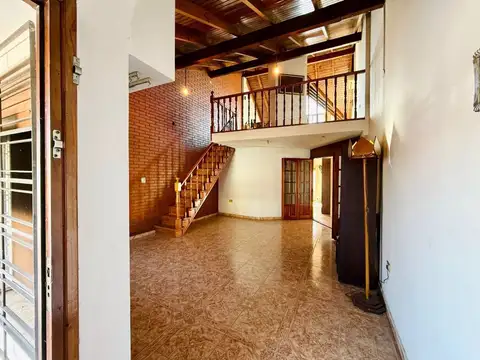 Depto Tipo Casa en Venta de 4 ambientes