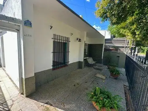 VENTA CASA FLORIDA RIO TRES DORMITORIOS - PATIO