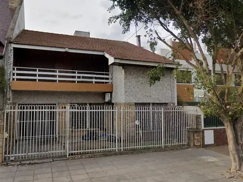 Casa 5 ambientes 269 m² s/ lote 205 m² - Ramos Mejia