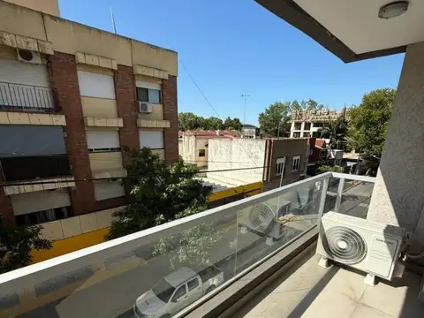 DEPARTAMENTO 2 AMBIENTES  CON BAULERA