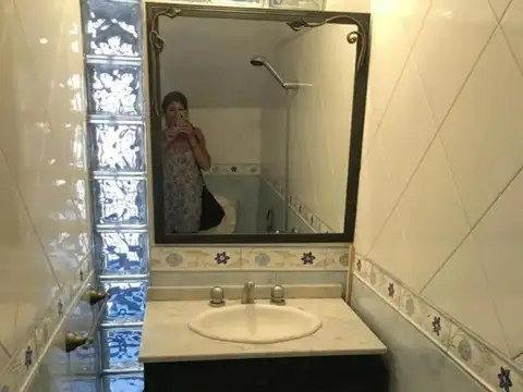 Casa en Alquiler con 1 cochera