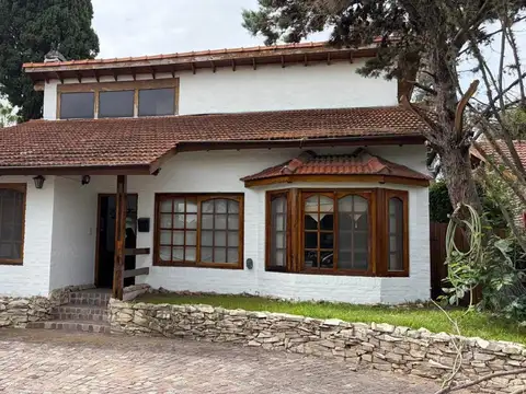 Casa En Venta En Country Loma Verde