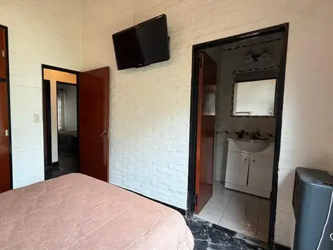 VENTA CASA AMBIENTES - PILETA - LOMA VERDE