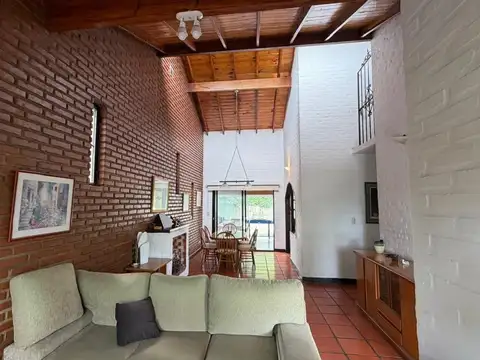 Casa 4 ambientes con 3 baños