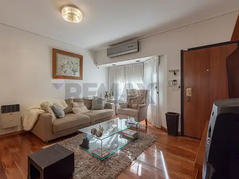 Depto Tipo Casa en Venta con 2 cocheras