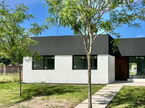 Casa 4 ambientes con 3 baños