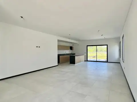 Casa en Alquiler 1 año