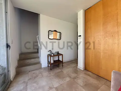 Depto Tipo Casa en Venta en Ringuelet, USD 130.000