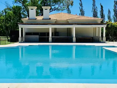 Pinares Country Club , RP 192 , Capilla del Señor.