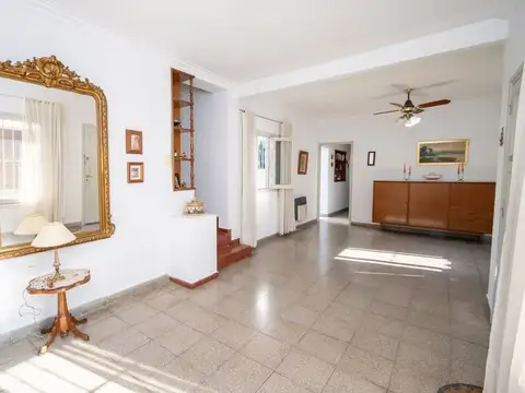 CASA INTERNA DE 3 DORMITORIOS Y TERRAZA EN B. SUR