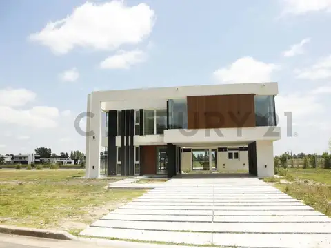 Casa en alquiler en Brandsen - Área 60.