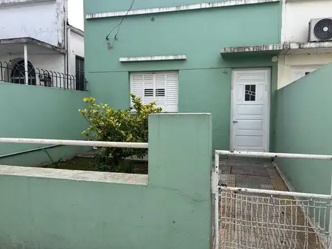 casa en alquiler tres ambientes Ituzaingó al 300