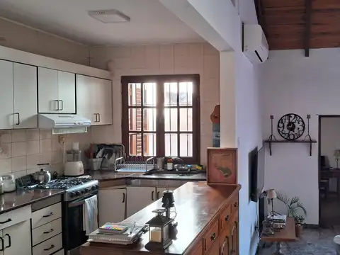 Casa 5 ambientes con 1 baño