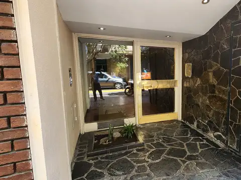 Presidente José Evaristo Uriburu 600, Piso 1