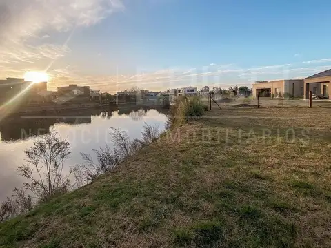 LOTE DE 800 M2 EN LAGOS DE SAN ELISEO - A LA LAGUNA