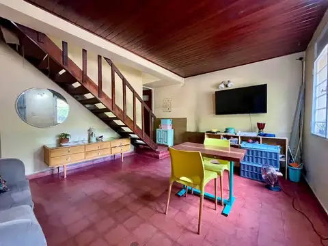 Depto Tipo Casa en Venta de 3 ambientes