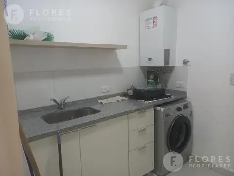 Casa en Alquiler con 2 cocheras