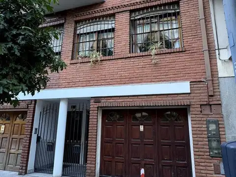 Azara e/ Brandsen y Pinzón