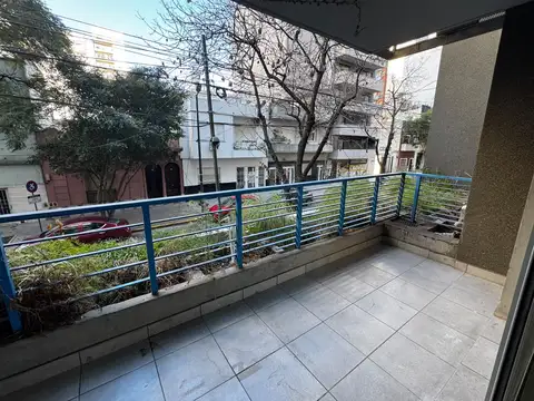 Hermoso departamento de dos ambientes en alquiler con balcon aterrazado!