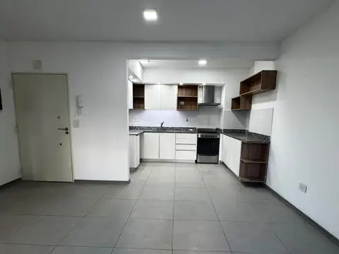 Departamento en Alquiler en Parque Chacabuco, $ 850.000