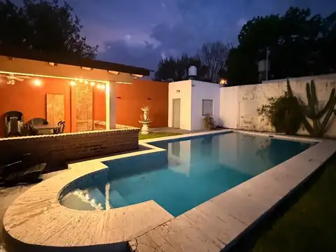 Casa 4 ambientes con 2 baños
